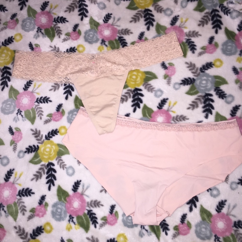 Nwot VS + PINK no show nude panties cute